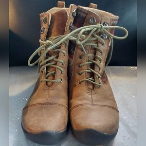 Keen lace up boot, w7 leather w/sweater detail